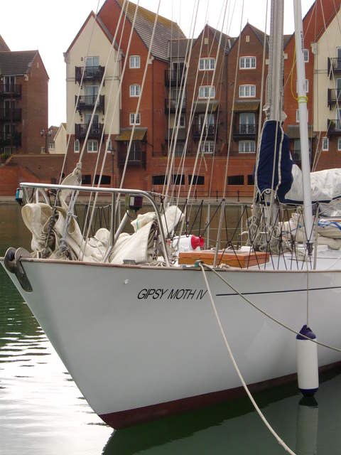 Gipsy-Moth-in-Sovereign-on-way-to-Solent