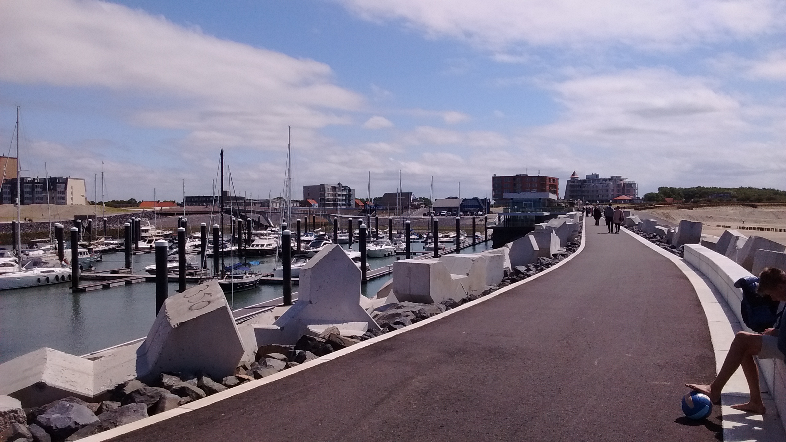 Cadzand harbour wall